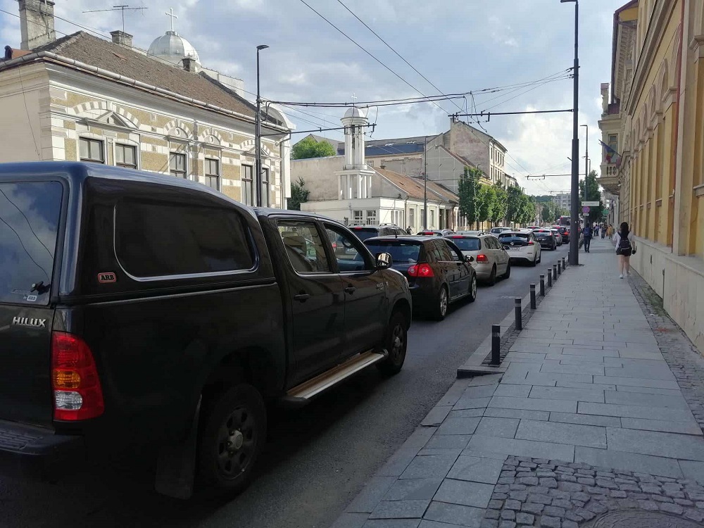 Traficul pe Calea Moților este infernal zilnic
