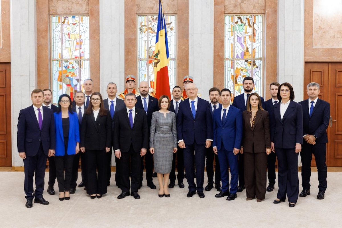 Noul guvern al Republicii Moldova a depus jurământul