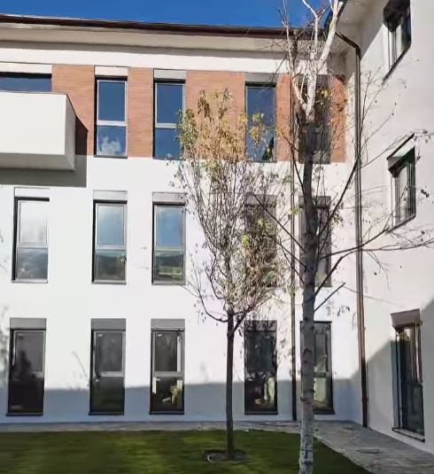 Lucările la centrul pentru vârstnici de pe Calea Baciului