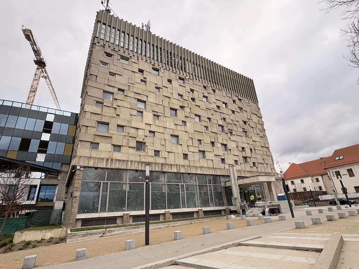 Palatul Telefoanelor va fi cumpărat cu 3