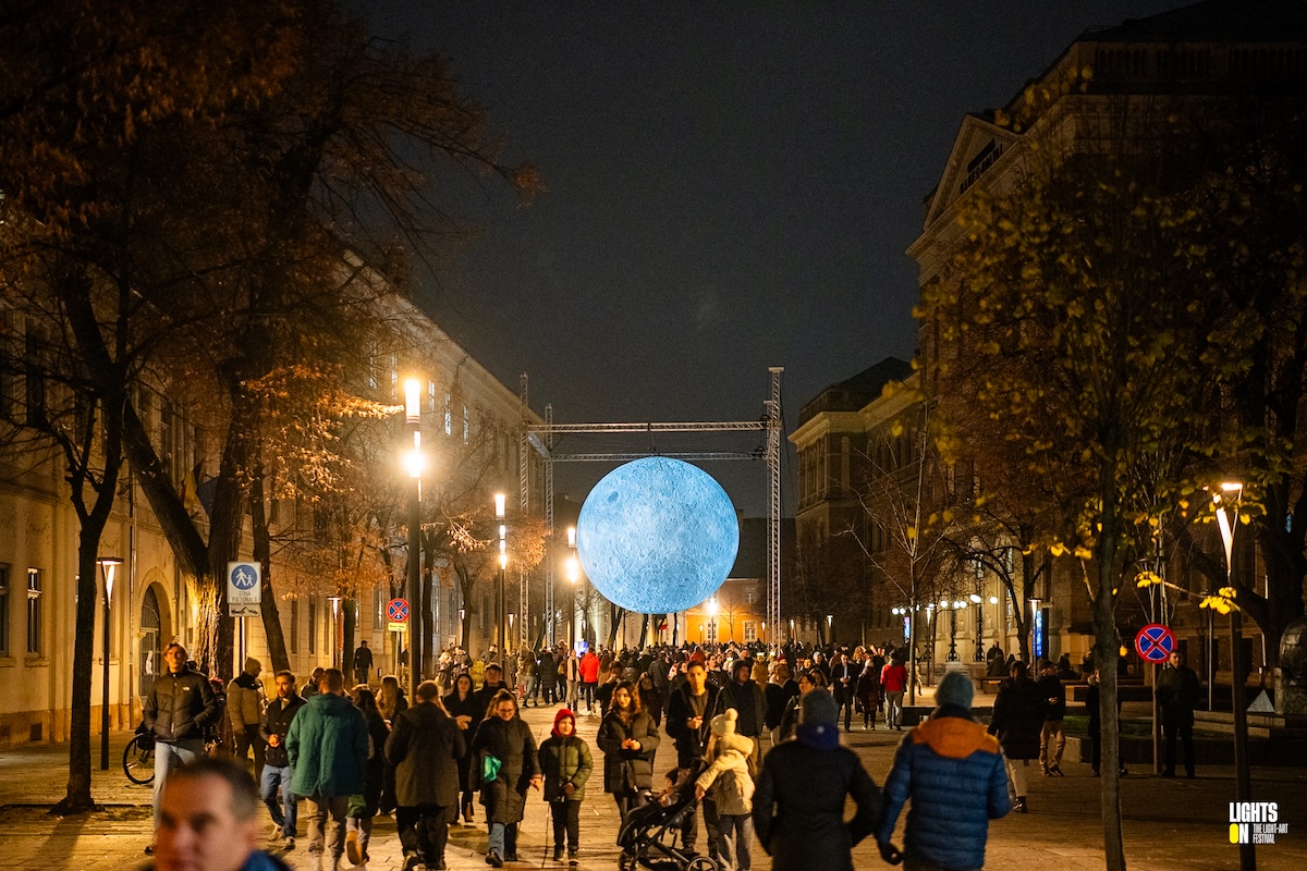 Clujenii mai au câteva zile să admire instalația de lumini - Lights On de la Celălalt Târg de Crăciun din municipiu | Foto: Asociația Daisler