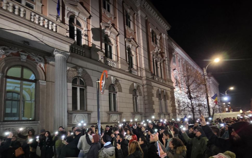 Clujenii au ieșit în stradă pentru justiție: „Savonea