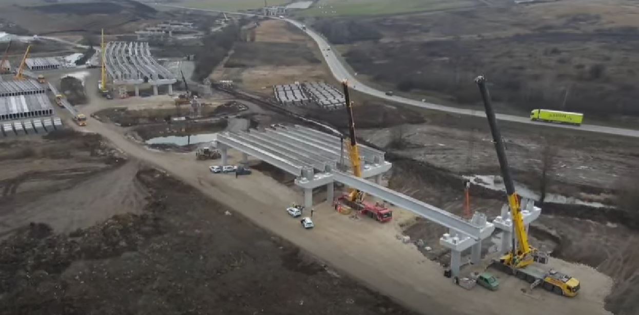 Lucrări în teren la viaductul de la Topa Mică (A3). CNAIR: „Circulație continuă între Poarta Sălajului și Târgu Mureș