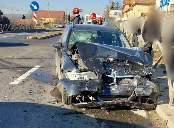 Accident rutier grav în Tureni: bărbat rănit