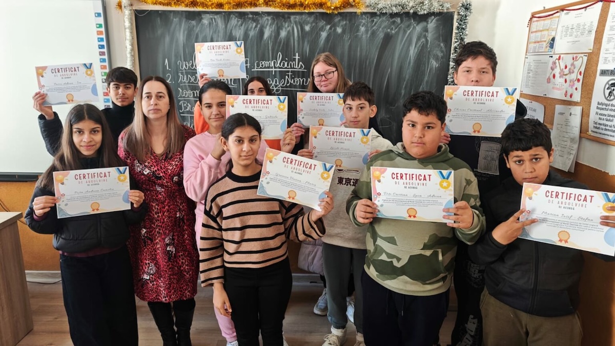 Zeci de tineri dintr-o comună din Transilvania au participat la un curs gratuit de limba engleză | Foto: mesageruldealba.ro