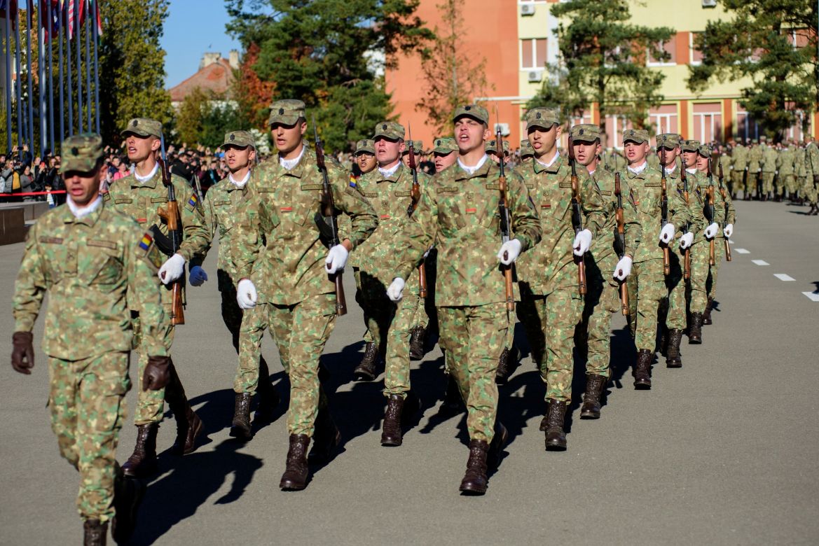 Jumătate dintre români sunt de părere că stagiul militar obligatoriu ar trebui reintrodus | Foto: Ministerul Apararii Nationale