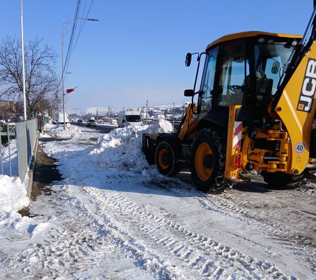 În Apahida continuă acțiunile de deszăpezire| Foto: Primăria Comunei Apahida - Facebook