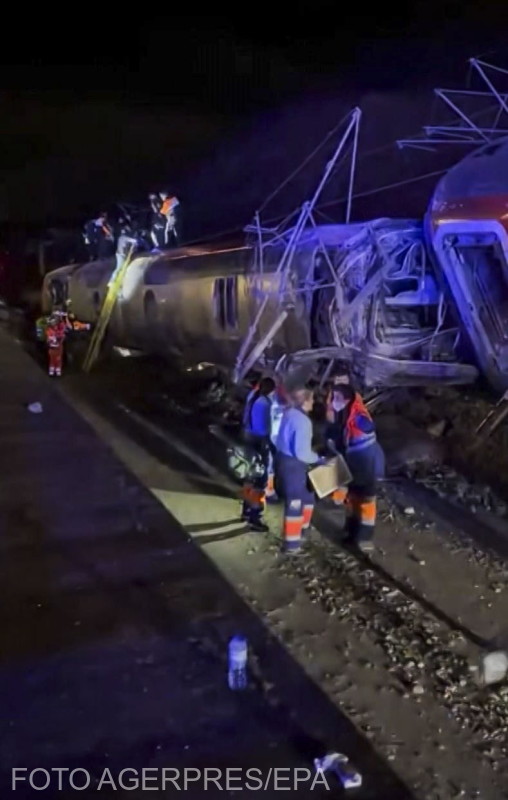 Un accident feroviar care a implicat două trenuri de mare viteză a făcut cel puțin 21 de morți și aproximativ 30 de răniți grav
