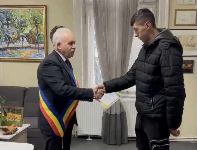 Tânărul care a salvat unul dintre copiii căzuți în Someș