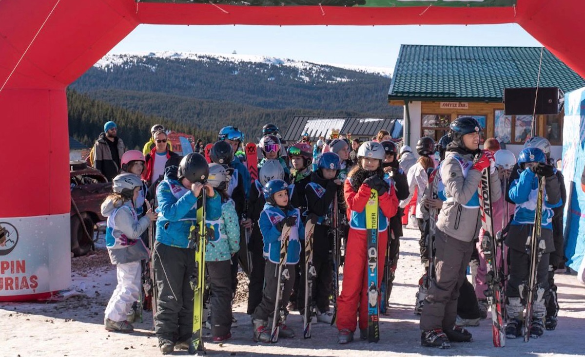 70 de copii din medii defavorizate se vor bucura gratuit de magia sporturilor de iarnă