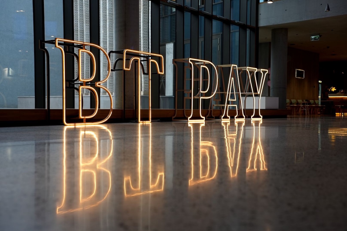 Aplicația BT Pay a ajuns la peste 4