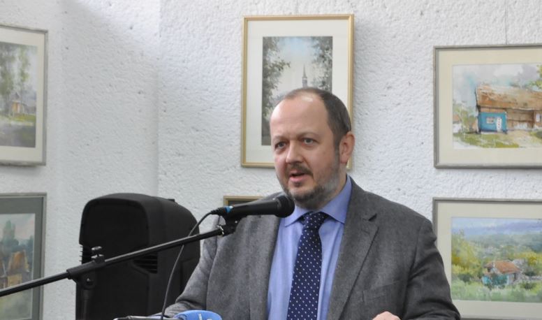 Adrian Papahagi: „AUR e radical