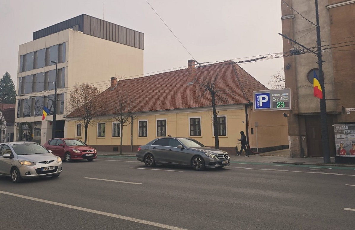 O veste bună pentru anul 2026 este finalizarea unui nou parking privat în centrul orașului. Este vorba despre parkingul suprateran de pe Bulevardul 21 decembrie