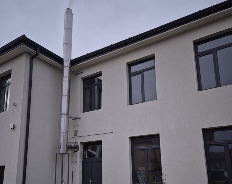 Școala din Iara beneficiază de un sistem de încălzire nou în urma unei investiții finanțate de Consiliul Județean Cluj: sute de copii vor avea condiții mai bune de studiu|Foto: Consiliul Județean Cluj