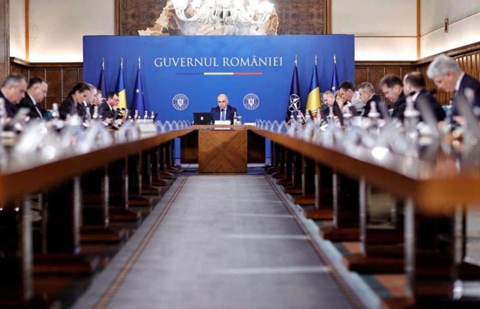 Guvernul menține cheltuielile pentru locuința de serviciu și deplasările prefecților la 18.000 de lei|Foto: gov.ro