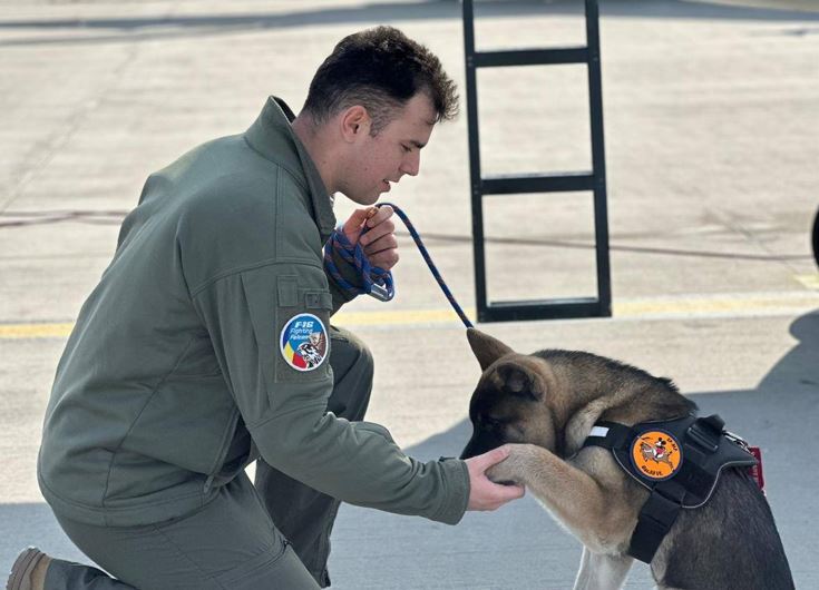 Un pilot de la Baza Aeriană Câmpia Turzii a murit în timp ce încerca să salveze un câine: militarul avea doar 30 de ani|Foto: Forțele Aeriene Române - Facebook