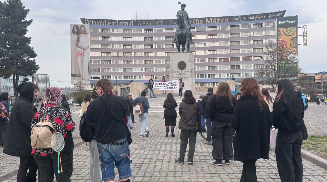 Clujenii ies din nou în stradă: NU mai vor război|Foto: Mădălina IVAN - monitorulcj.ro