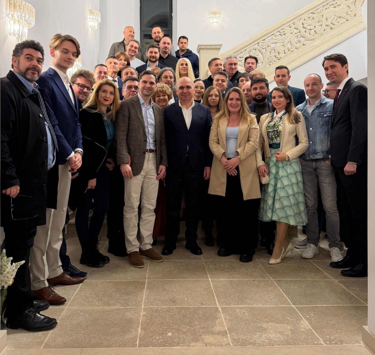 Premierul Ilie Bolojan le-a spus colegilor din PNL că nu își va da demisia din funcția de prim-ministru | Foto: Facebook