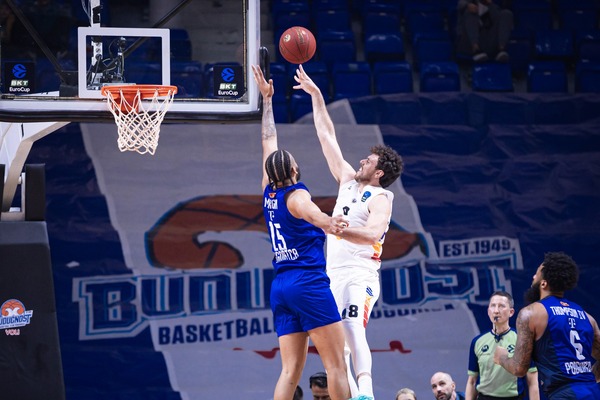 U-BT dă piept cu Buducnost la Cluj