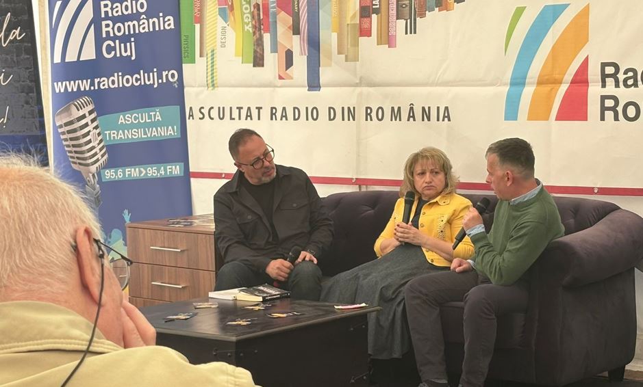 Dezbatere-eveniment la Gaudeamus 2026: Rolul educației media în combaterea dezinformării online. Fake news