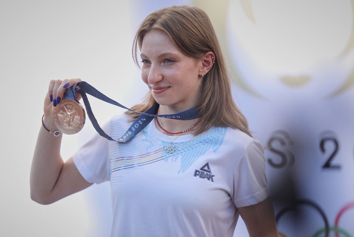 Problemele par că nu se mai termină pentru gimnasta Ana Bărbosu | Foto: Comitetul Olimpic şi Sportiv Român - Facebook