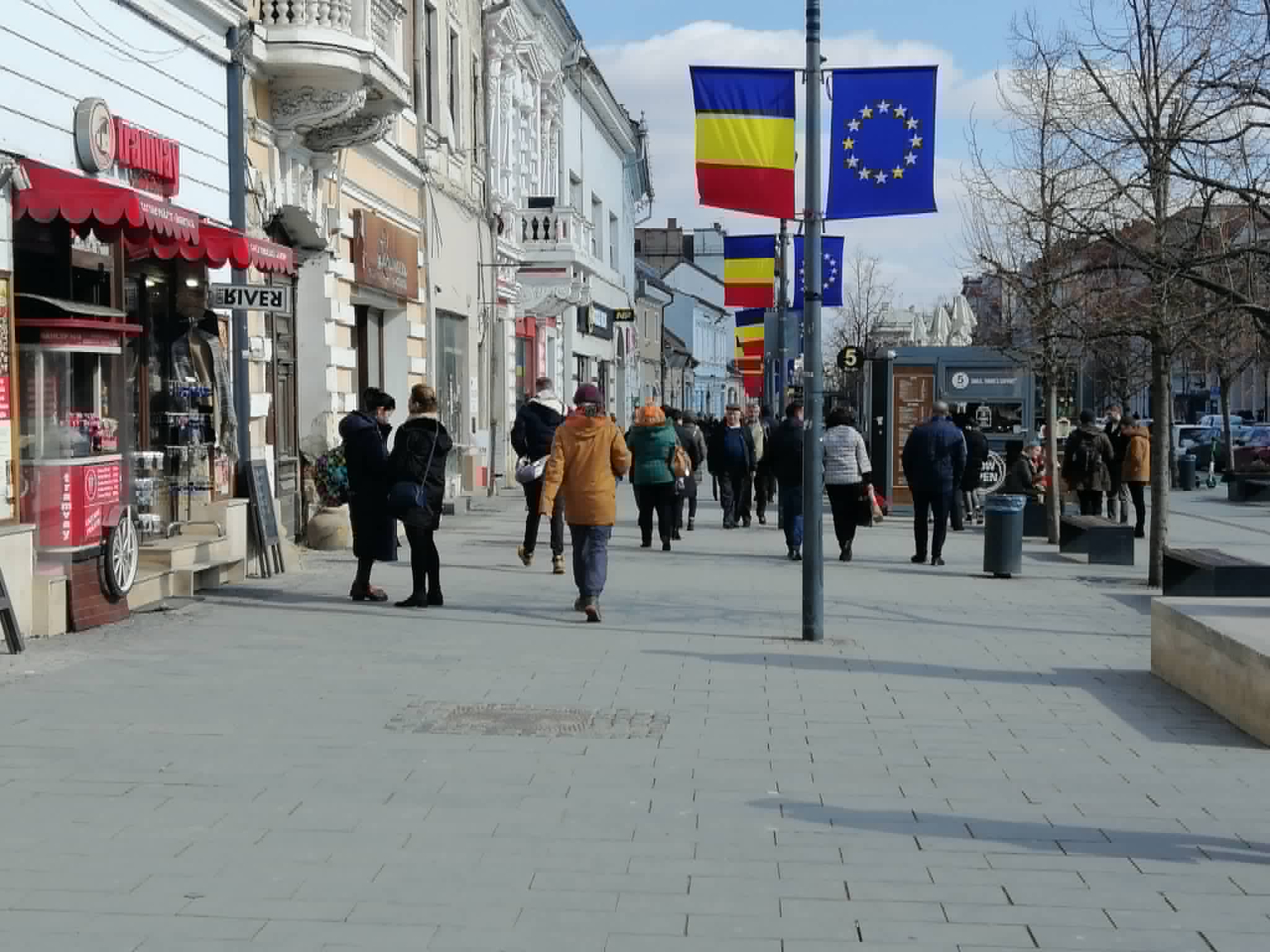 Majoritatea românilor cred că oamenii încearcă să profite de alții | Foto: monitorulcj.ro / Fotografie ilustrativă