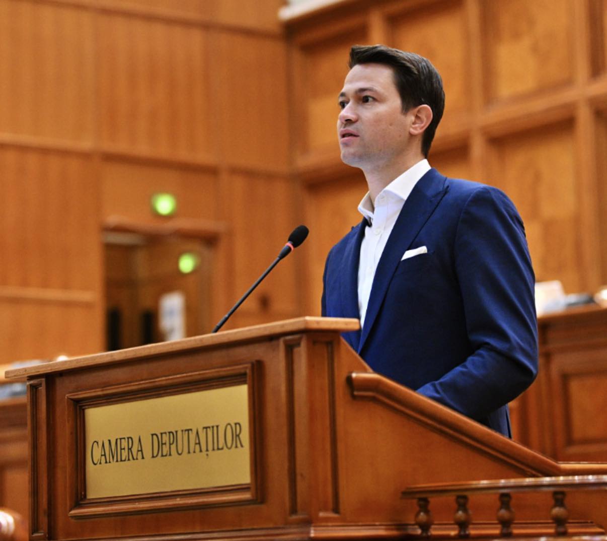 Deputatul Robert Sighiartău anunță că liberalii își păstrează poziția privind o eventuală guvernare alături de PSD. | Foto: Facebook - Robert Sighiartău