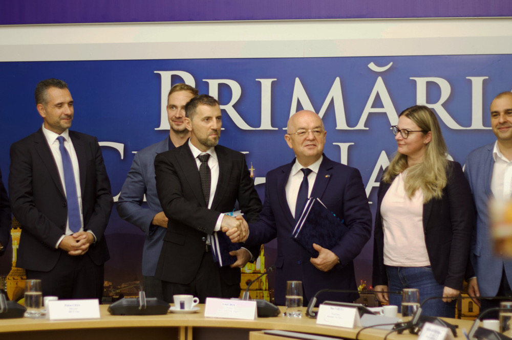 Lucrările pentru trenul metropolitan din Cluj intră într-o nouă etapă după semnarea contractului pentru cele 23 de stații. Sorin Cristea