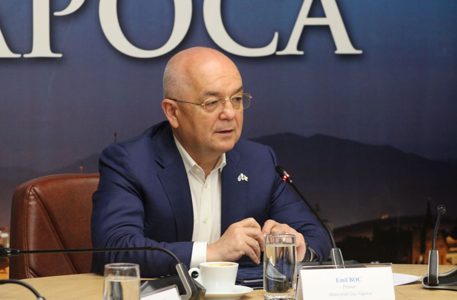 Terasă verde pentru parkingul de pe strada Moților. Emil Boc: „Vom multiplica acest model și vom încuraja prin stimulente realizarea acoperișurilor verzi”.|Foto: Mădălina IVAN - monitorulcj.ro