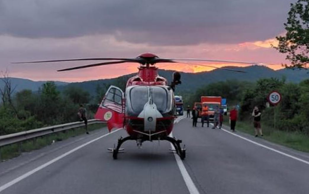 Accident rutier grav la Poieni: Victimă descarcerată