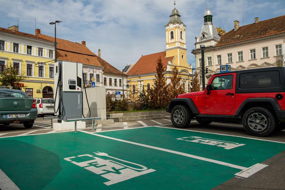 Vânzările pentru mașinile electrice au crescut cu 88% în luna mai 2026 | Foto: Facebook