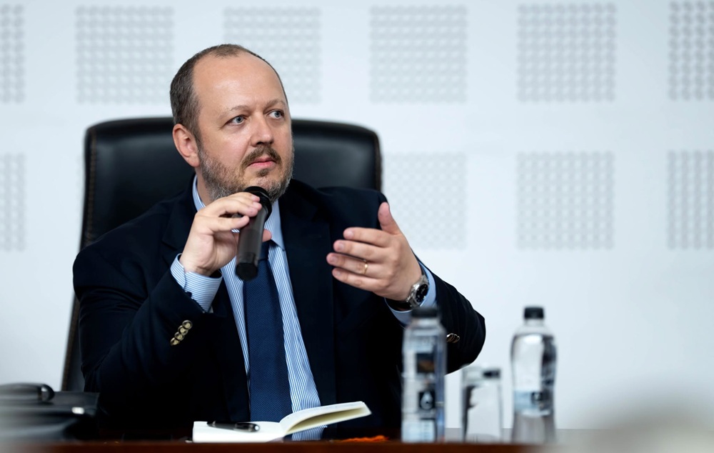 Adrian Papahagi este un filolog și eseist român