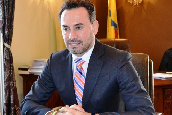 Europarlamentarul liberal Gheorghe Falcă a cerut duminică excluderea lui Adrian Veștea din PNL