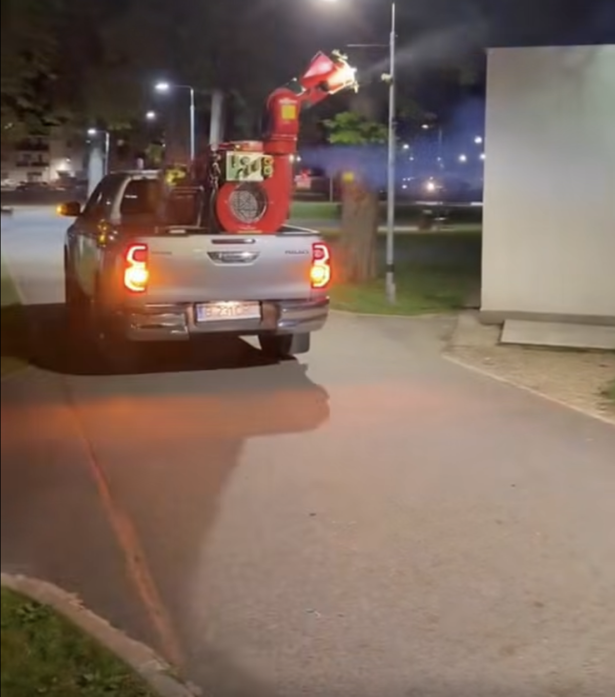 A început dezinsecția în Florești | Foto: Captură video Facebook
