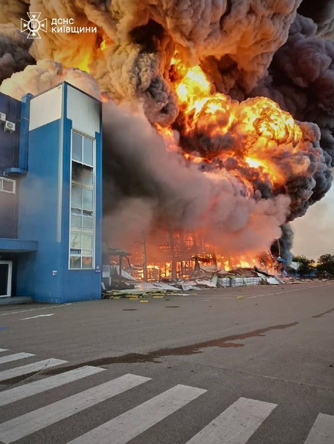Cel puțin 10 morți în atacurile lansate de Rusia asupra Kievului|Foto: ДСНС України у Київській області