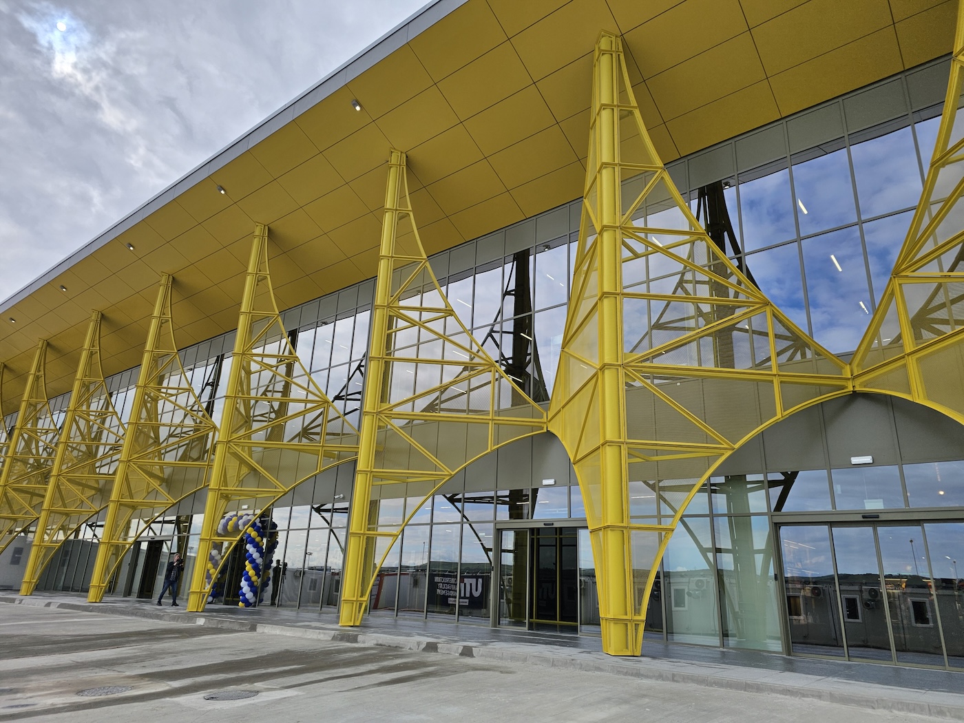 Aeroportul Internațional Cluj va achiziționa scanere cu raze X ultraperformante pentru controlul bagajelor mari și al coletelor | Foto: airportcluj.ro