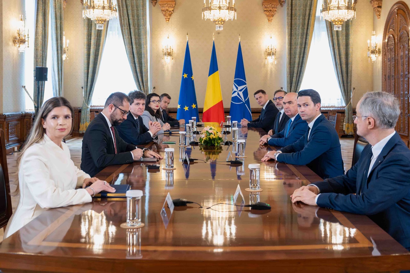 Social-democrații susțin că România traversează o perioadă economică dificilă și avertizează că actuala criză politică afectează direct nivelul de trai al populației. | Foto: presidency.ro
