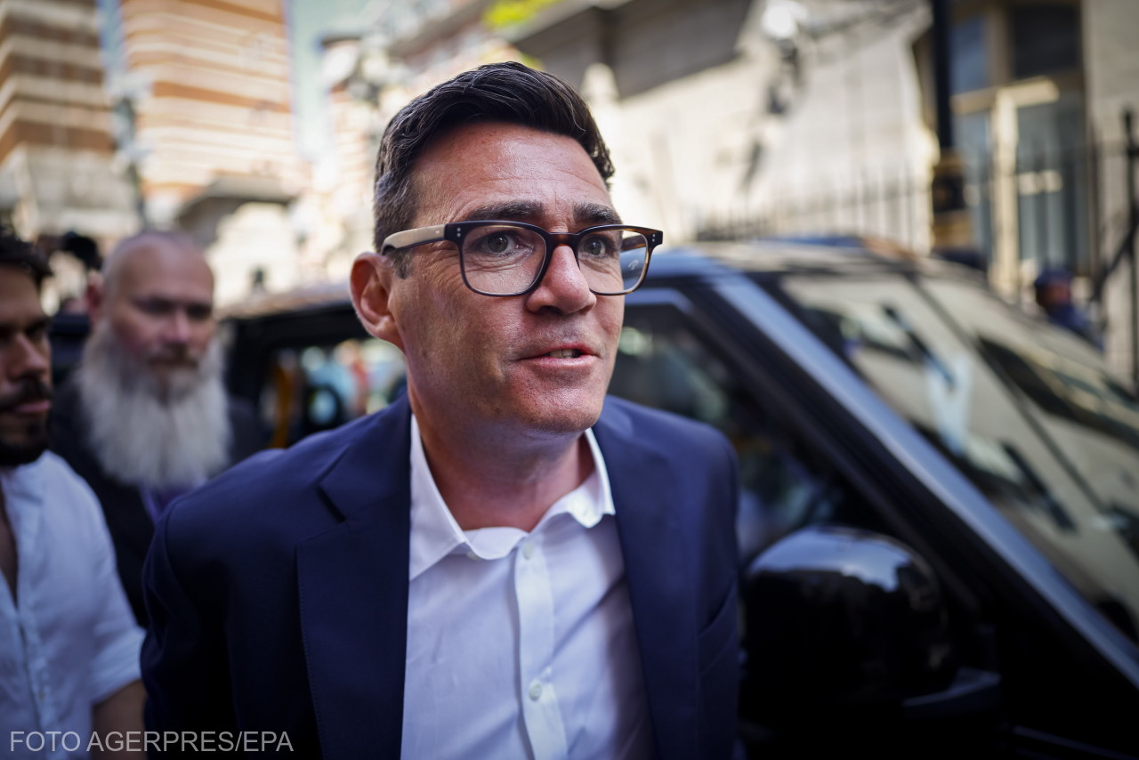 Andy Burnham sosește la sediul Parlamentului din Westminster