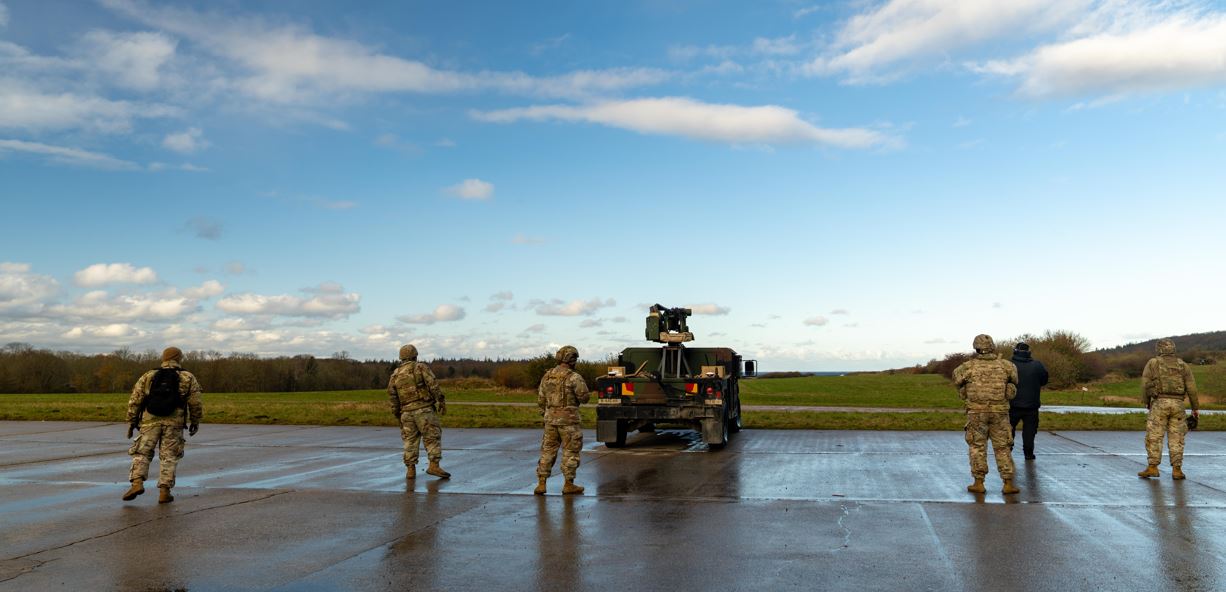 |în imagine: Trupele americane testează tehnologii de combatere a dronelor în Germania pentru a consolida apărarea aeriană a NATO
