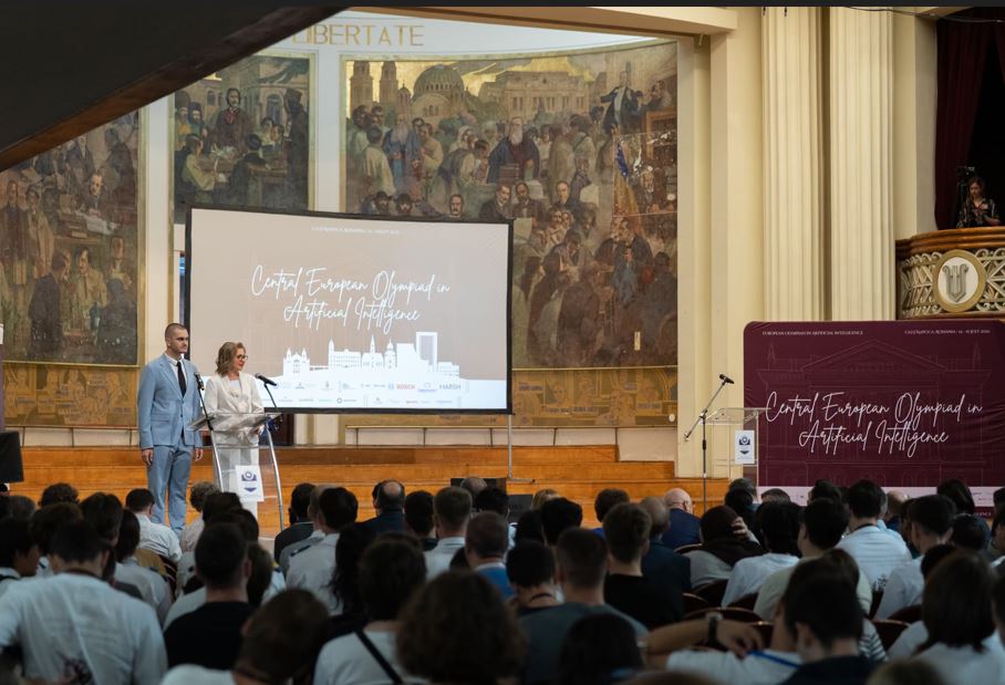 Peste 200 de elevi din 32 de țări