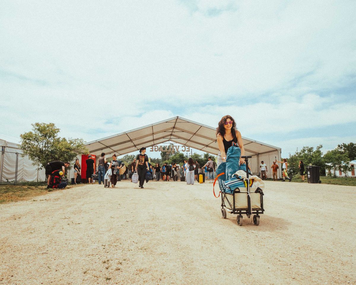 Electric Castle 2026 a debutat la Bonțida cu mii de participanți și un program care reunește peste 200 de artiști. | Foto: Electric Castle