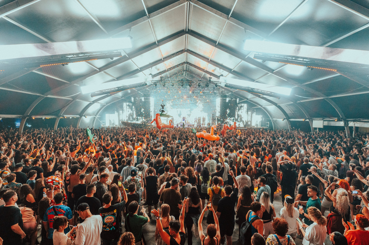 Teddy Swims susține vineri primul său concert din România