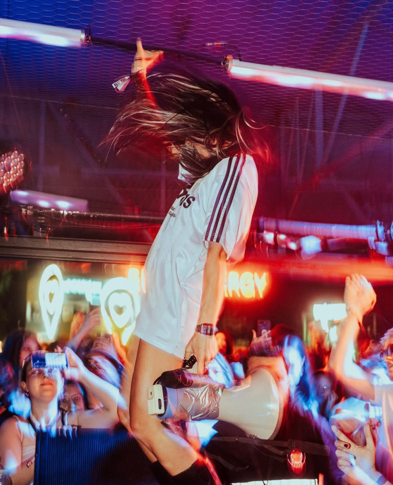 DJ MĂ-TA a oferit unul dintre cele mai apreciate show-uri din prima noapte a Electric Castle 2026