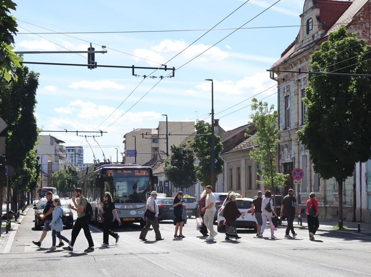 Românii