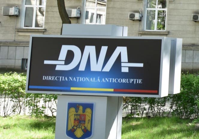 Procurorii DNA au dispus reținerea a patru persoane într-un dosar de corupție care vizează companii de stat din domeniul industriei de apărare. |  Foto: Direcția Națională Anticorupție - Facebook