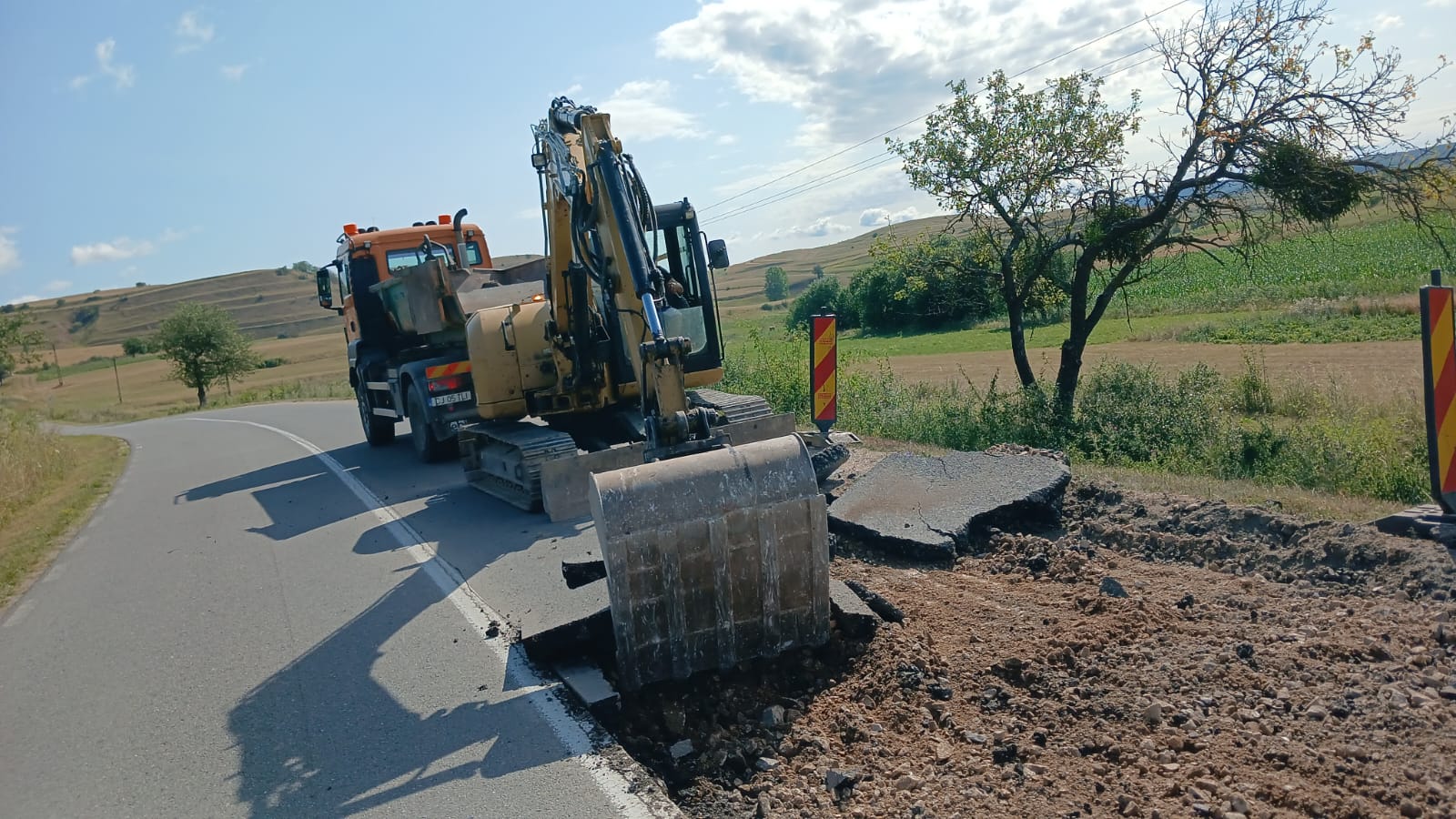 Consiliul Județean Cluj a demarat lucrări de întreținere pe DJ 108C | Foto: Consiliul Județean Cluj