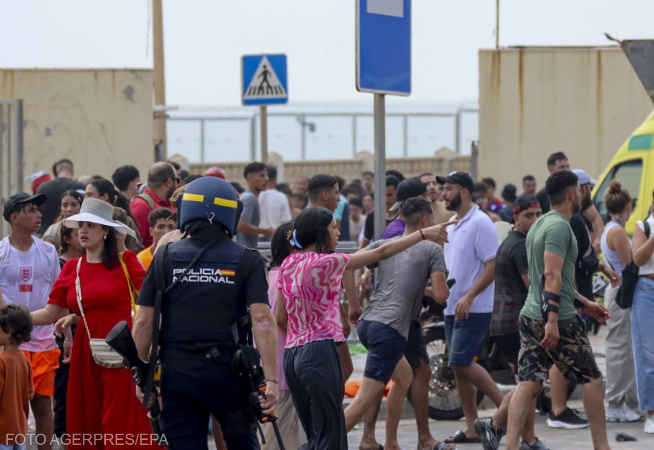 Spania reintroduce controalele la frontiera cu Italia din cauza crizei migrației din Ceuta| Foto: Reduan Dris / EPA / AGERPRES FOTO