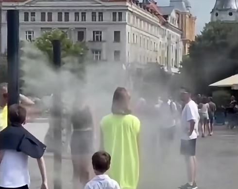 Perdele de apă amplasate în Piața Unirii