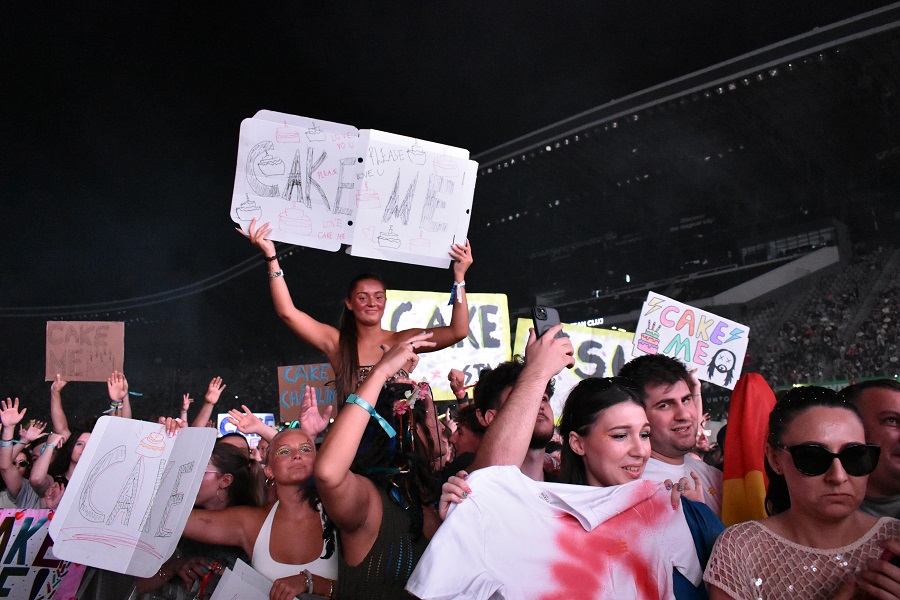Steve Aoki este cunoscut pentru faptul că