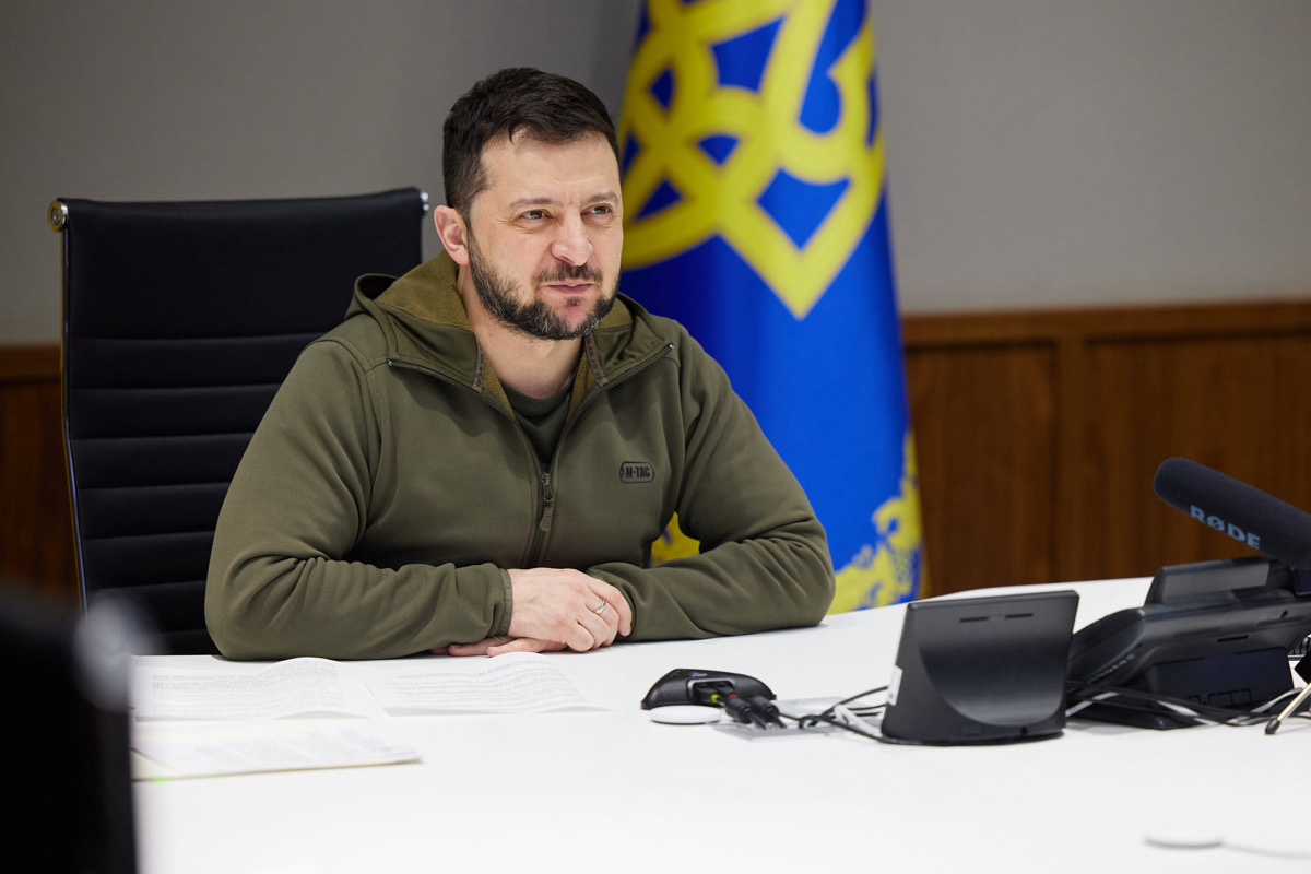 Steagul Ucrainei a fost dat jos de pe o clădire din centrul Priștinei